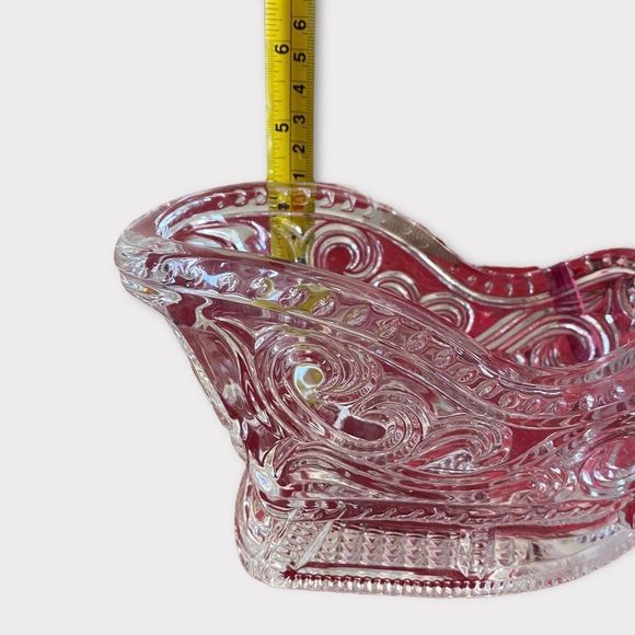 VINTAGE/COLLECTIBLE Avon Glass Santa Sleigh Christmas candy dish - Picture 4 of 6